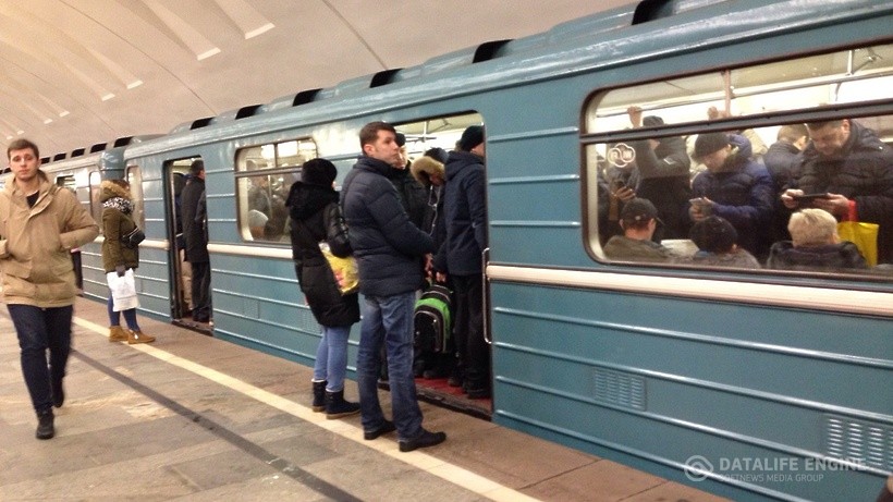 Движение поездов на Сокольнической линии московского метро восстановили после сбоя