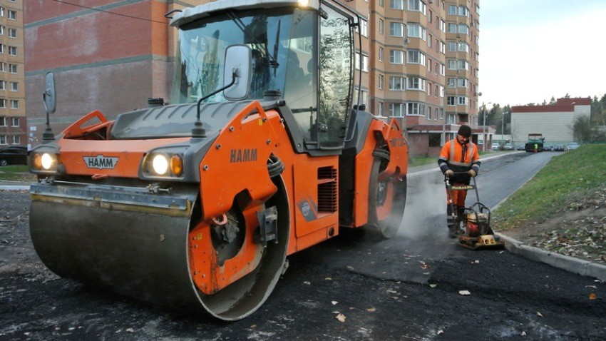 В Подмосковье приступили к ямочному ремонту дорог