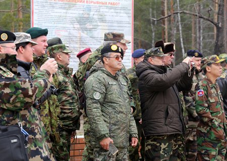 Иностранные военные атташе посетили Тюменское высшее военно-инженерное командное училище имени маршала инженерных войск А.И. Прошлякова