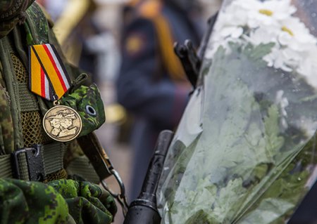 В Подмосковье наградили военнослужащих Международного противоминного центра, выполнявших задачи по разминированию Пальмиры