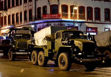 Во Владивостоке прошла первая тренировка механизированной колонны, участвующей в военном параде 9 мая