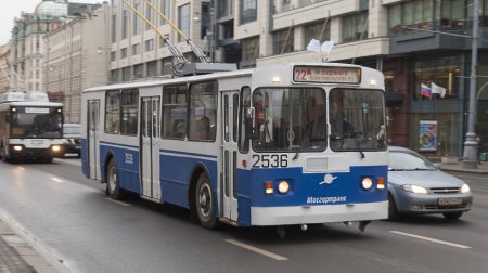 Движение коллективного транспорта частично приостановили на Дмитровском шоссе в Москве