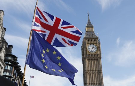 FT: ЕС потребовал от Великобритании выплатить до €100 млрд за Brexit