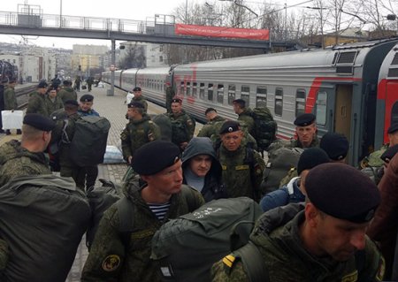 Морские пехотинцы Северного флота, участвовавшие в параде на Красной площади, прибыли в пункт постоянной дислокации