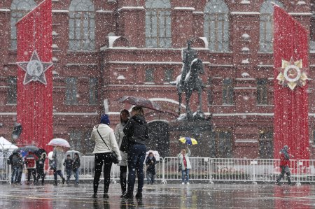 Начальный снег в начале мая: пользователи соцсетей о похолодании в Москве