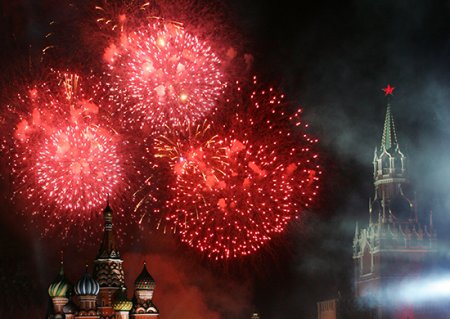 Празднование Дня Победы в Москве завершилось большим салютом