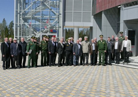 В КВЦ «Патриот» ветеранам войны и Вооружённых сил продемонстрировали документальный фильм НЦУО «Равнение на Центр»