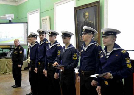 В стенах Военно-Морского института (Морского Корпуса Петра Великого) школьники Санкт-Петербурга дали кадетскую клятву «На верность морю и кадетскому братству»