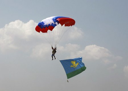 Военнослужащие ВДВ примут участие в международных соревнованиях по парашютному спорту на Кубок ЦСПК «Рязанский кремль-2017»