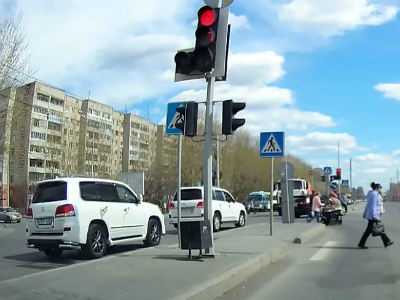 Видео: Свадебный кортеж «крузаков» наплевал на ПДД