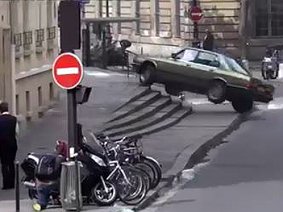 Видео: Том Круз сам исполняет автомобильные трюки на съемках нового боевика