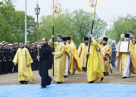 На Камчатке заложили камень нового гарнизонного храма для моряков-подводников