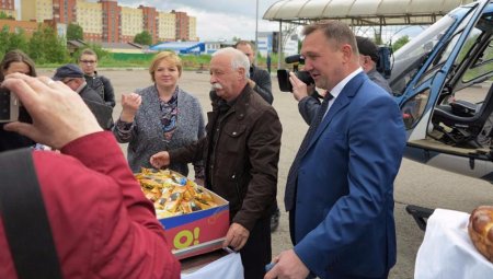 В Дубну прилетел волшебник на вертолете с мороженым