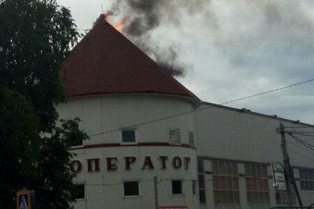 В Волоколамске в фокусе города возгорелся торговый центр