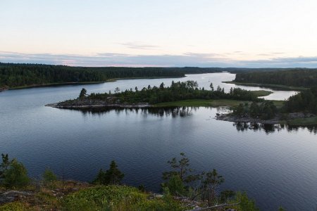 Водолазы приступили к поискам пропавших на Ладожском озере подростков