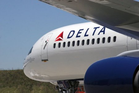 Авиакомпания Delta рассказала свою версию инцидента с пассажиром-россиянином