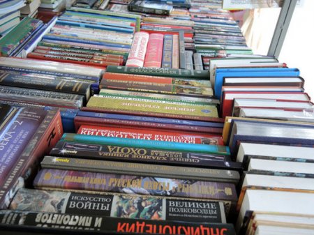 Криминальное чтиво: почему пометка «18+» не мешает подросткам покупать книги