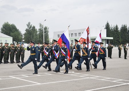 Призывники 100-го отдельного полка МТО приняли Военная присягу