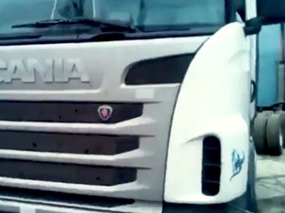 Видео: Битва шведской Scania против американского Freightliner