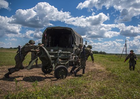 Участники международного конкурса «Мастера артиллерийского огня» готовятся к эстафете