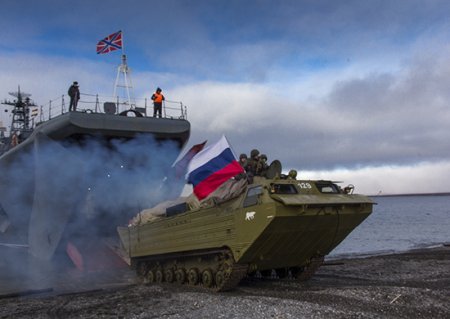 Морские пехотинцы Северного флота десантировались на Новой Земле