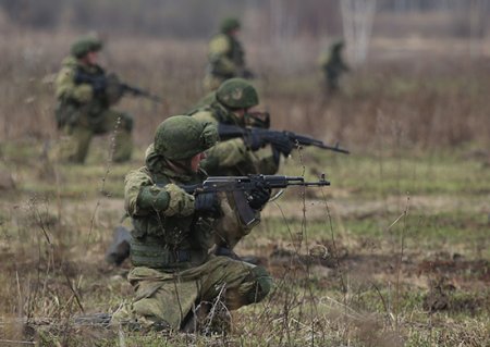 Передовые подразделения Псковского соединения ВДВ вступили в бой с условными нарушителями государственной границы