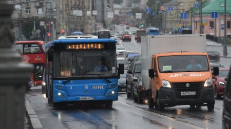 Автобус маршрута №13 в Москве изменил линию для удобства пассажиров