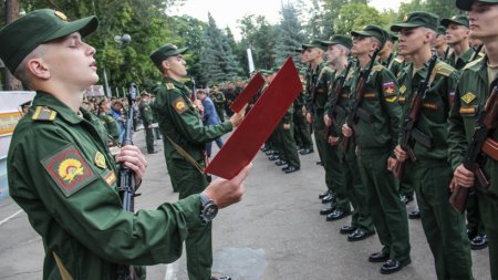 Более 6 тыс. человек в Подмосковье призовут на службу во время осеннего призыва 2017 года