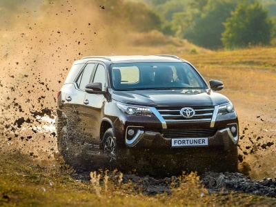 Toyota открыла приём заказов на новый Fortuner