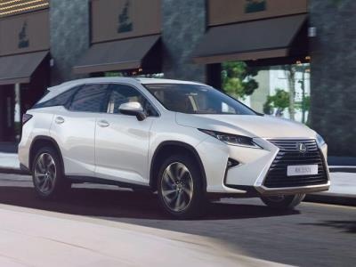 Lexus привезёт вместительный кроссовер с деревянным салоном