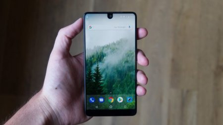 Смартфон Essential от создателя Android продаётся очень плохо