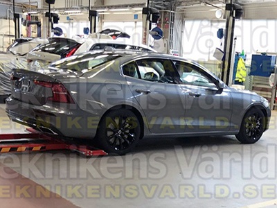 Первое фото седана Volvo S60 слили в Сеть задолго до премьеры