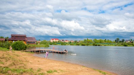 Берег озера Стахановское благоустраивают в Электрогорске