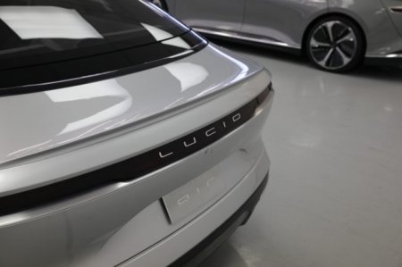 Инвестиции для Tesla достались компании Lucid Motors