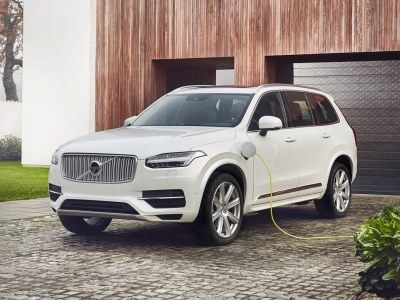 Volvo представила подзаряжаемый гибрид XC90