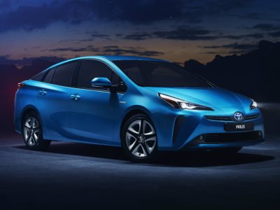 Гибрид Prius исчез из российского ассортимента Toyota