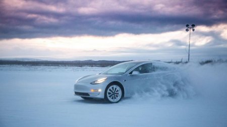 Где и как Tesla готовит свои электромобили для эксплуатации в зимних условиях