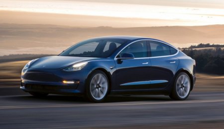 Хакеры получат деньги и автомобиль за взлом Tesla Model 3
