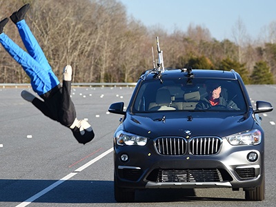 IIHS: Система распознавания пешеходов на BMW X1 не работает