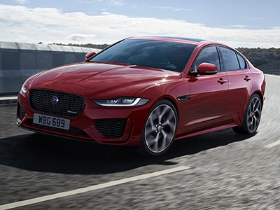 Jaguar раскрыл обновленный седан XE