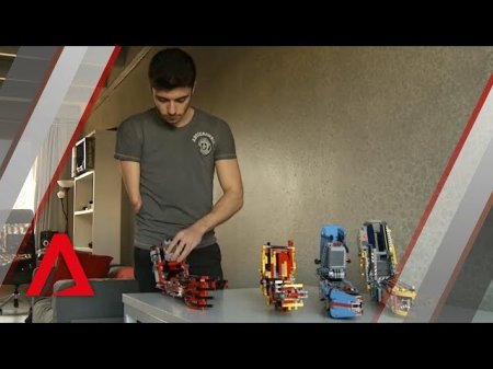 Талантливый 19-летний инженер создал собственный протез из Lego