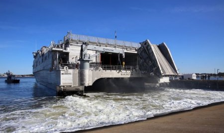 Американские ВМС планируют постройку гигантского «корабля-госпиталя»