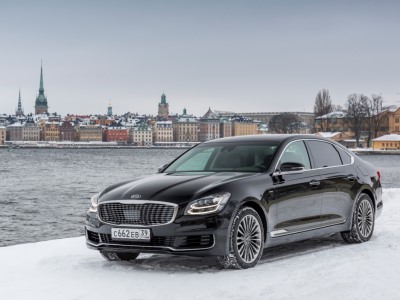 Стартовали продажи Kia K900 с опциональным водителем