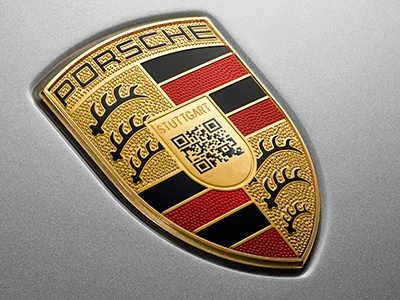 Porsche опубликовала шуточный логотип с посланием на 1 апреля