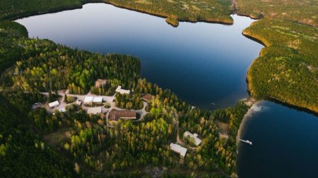 Зачем в самых чистых озёрах мира размещают мешки с пластиком