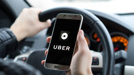 Uber будет выявлять аварии при помощи смартфона