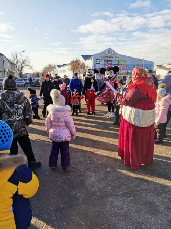 Работники Мочильского СДК совместно с Каморинским СДК провели в г. Михайлов Рязанской области игровую программу для детей