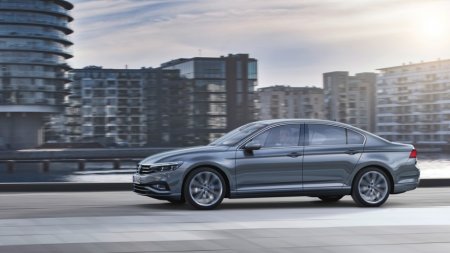 Volkswagen начал продажи обновлённого Passat