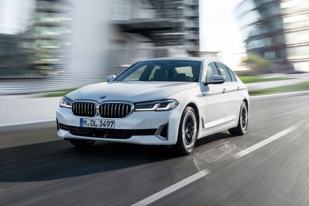 BMW раскрыл все цены на новые 5 Series и 6 Series GT для россиян