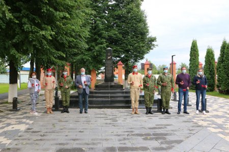 Юные патриоты городского округа приняли участие во всероссийской акции "Свеча памяти"